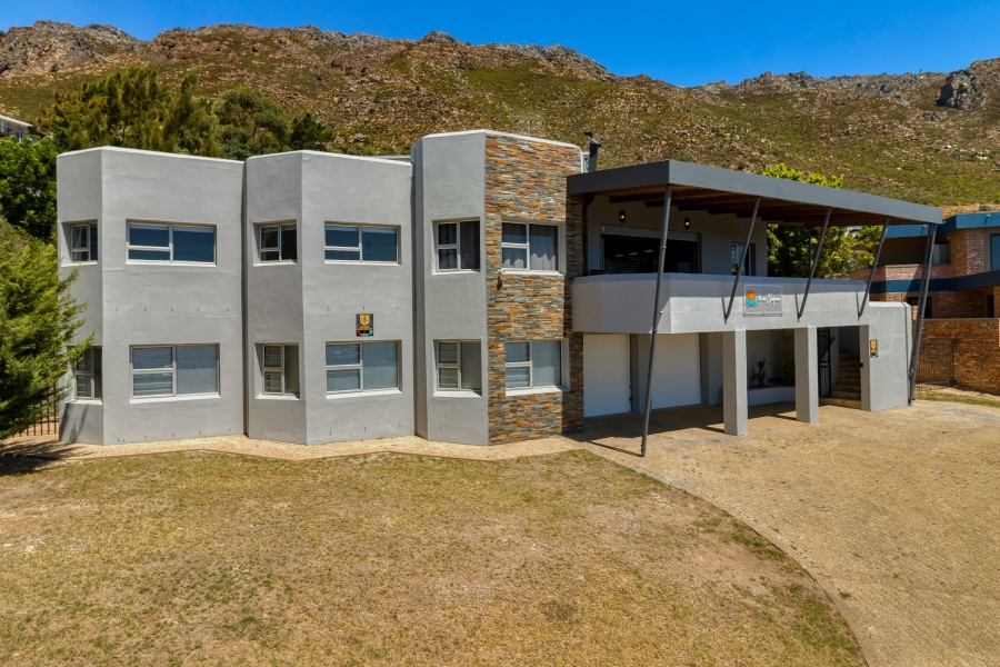 4 Bedroom Property for Sale in Gordon Heights Western Cape